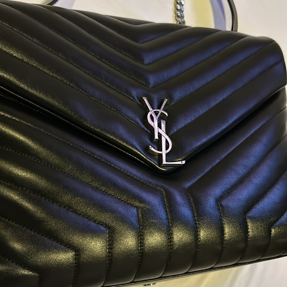 Authentic SAINT LAURENT
Saint Laurent (YSL) Large Loulou - Picture 4 of 17